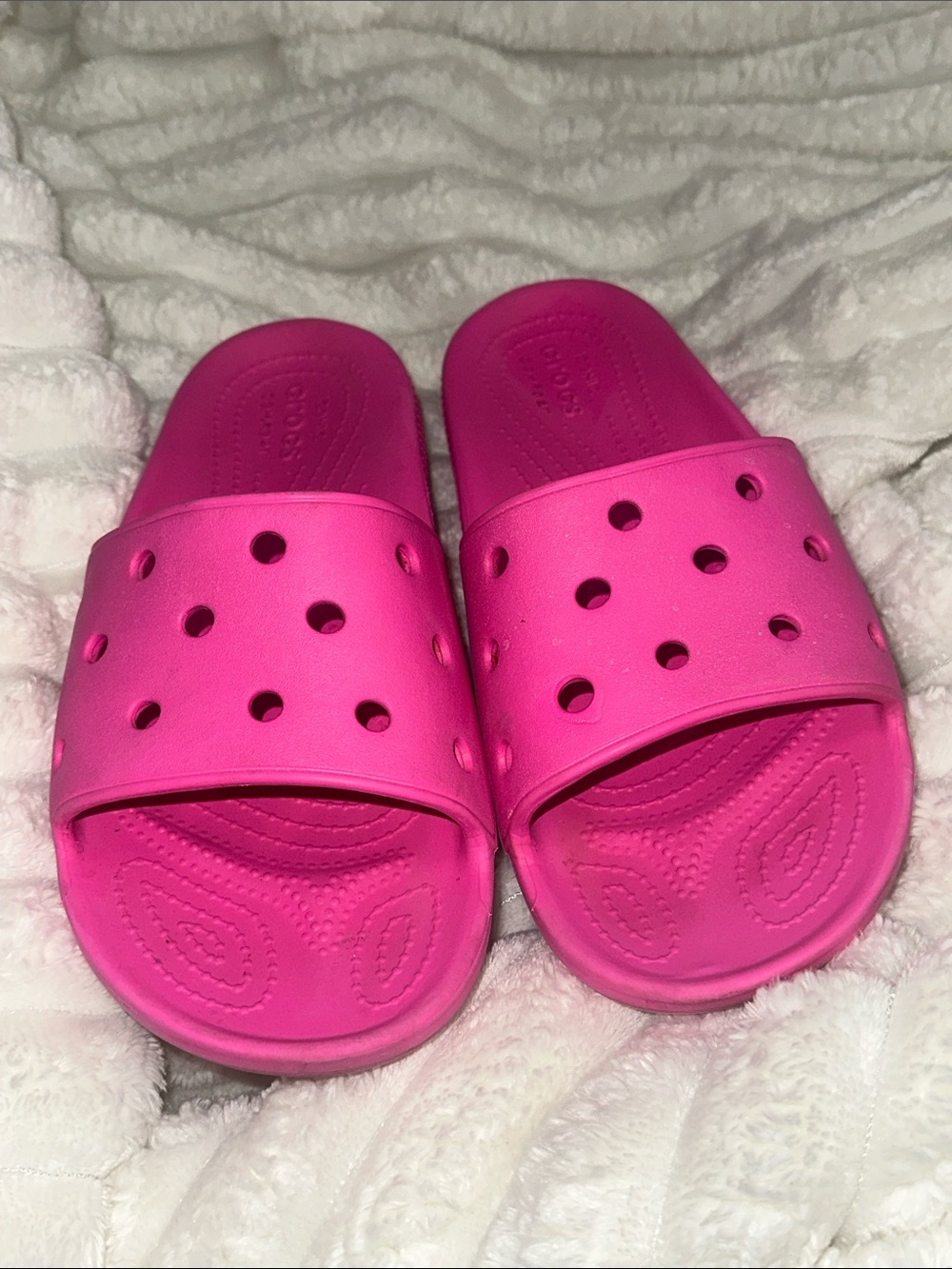 CROCS iconic comfort hot pink slides M7/W9
